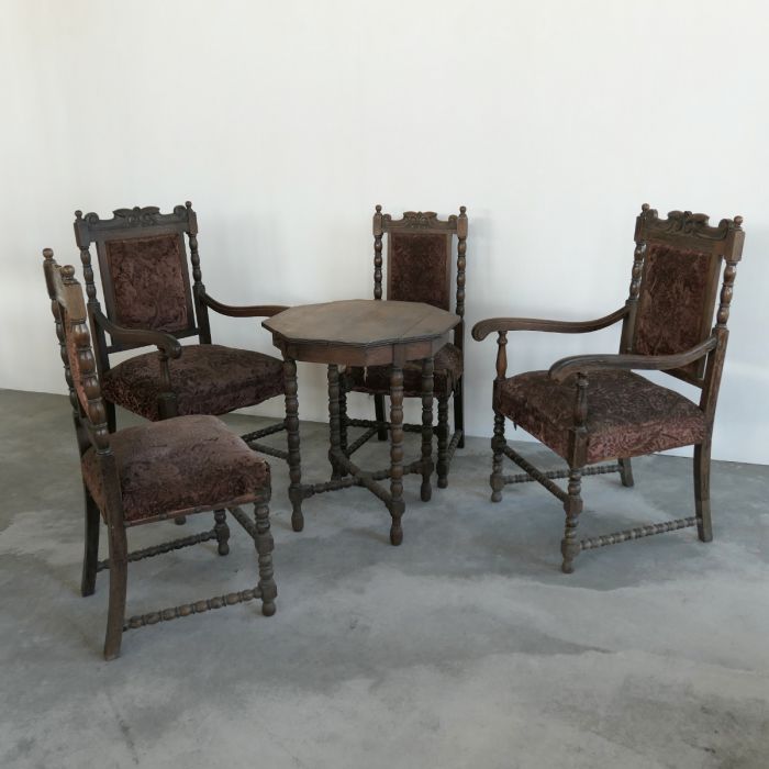 DE ZAAK Advies - eiken stoelen en tafel